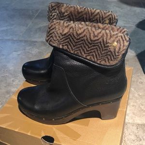 UGG Cuffable Mid Boot
